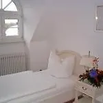 Alt-karow Πανσιόν 3*