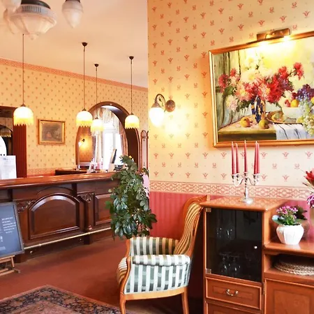 阿尔特卡罗酒店 3*